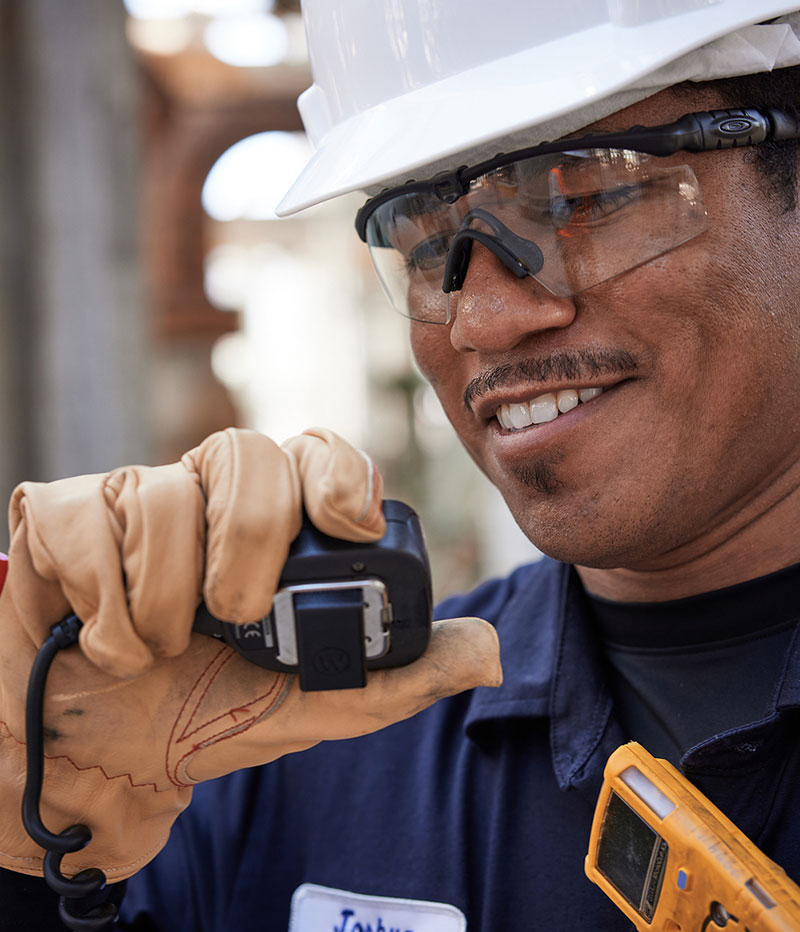 CITGO employee radioing in