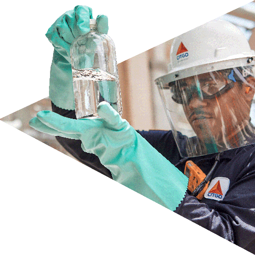 HRRefineryWorkerHoldingChemical