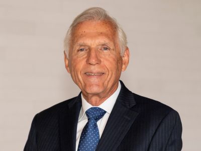 Carlos E. Jordá headshot