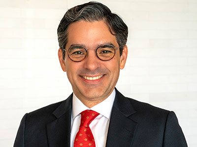 Fernando Vera headshot